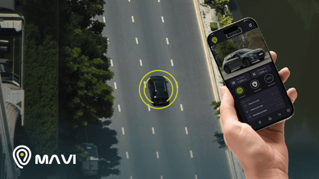 App de gps para vehículos mostrando ubicación en tiempo real de un auto en carretera desde un celular.