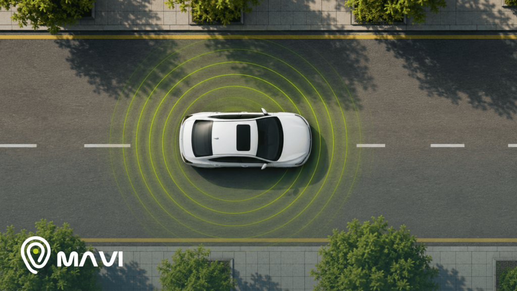 Vista aérea de un automóvil blanco rodeado por un perímetro digital que representa una geocerca. La imagen ilustra el monitoreo de zonas definidas para mejorar la seguridad del vehículo.